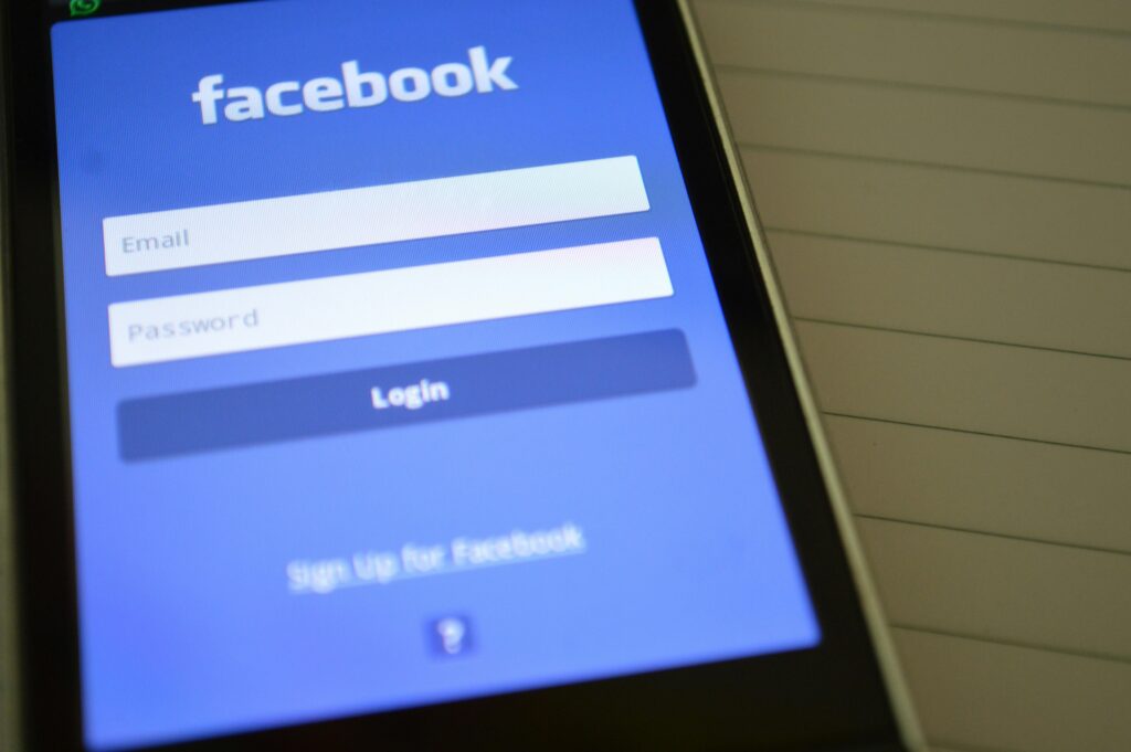 pirater compte Facebook hacker Belgique